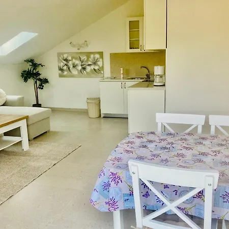 Sunshine Apartment *